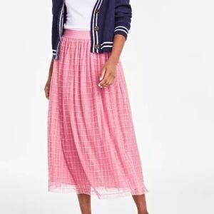 Elegant Pink Pleated Skirt. Color, Mauve Orchid